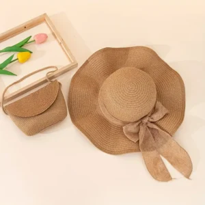 Alternative view of Pour Elle - Un Set - Chapeau de paille + sac à main